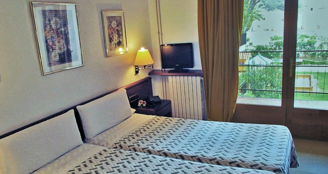 Hotel La Masia L'Estartit Exteriör bild